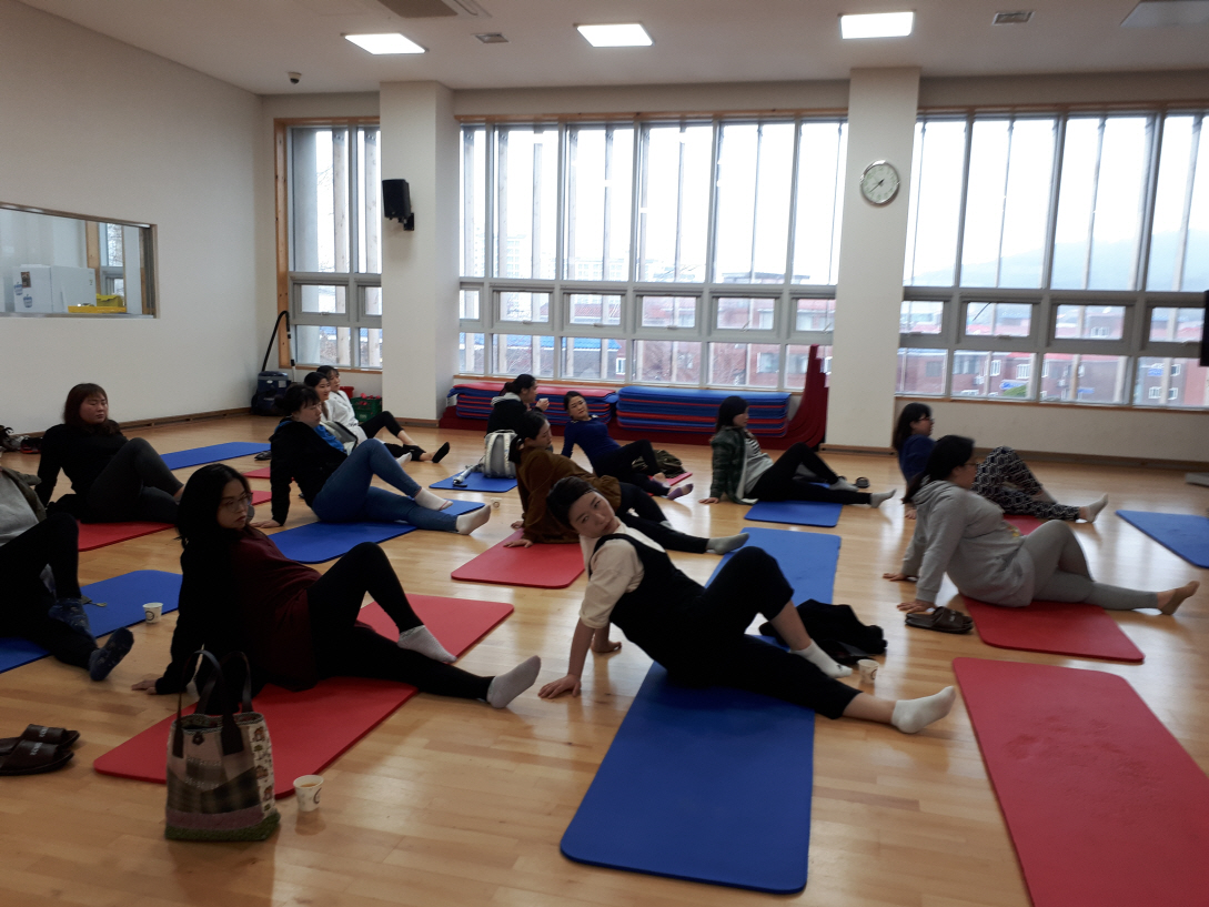꾸미기_(12일)서천군보건소, 임신부터 출산까지 책임진다(지난해임산부건강교실모습)2