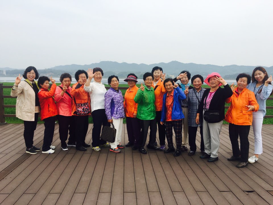 꾸미기_(17일) 마서면, 서천읍 노인사회활동참여 어르신들 '신바람 나들이' 1