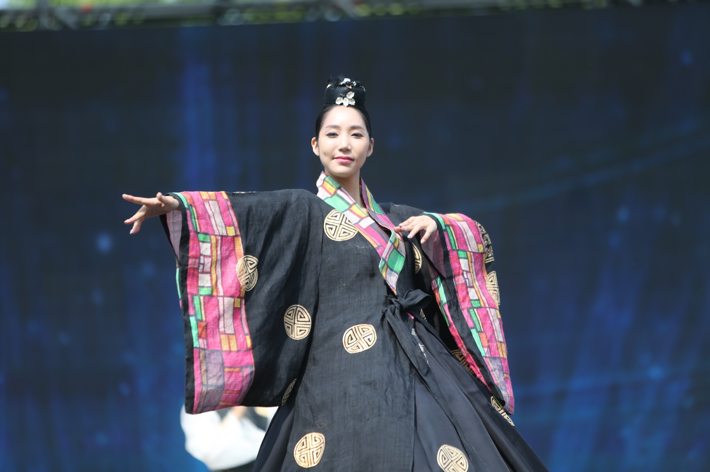 꾸미기_(25일) 제29회 한산모시문화제 (목은정 디자이너 패션쇼2)  (2).JPG