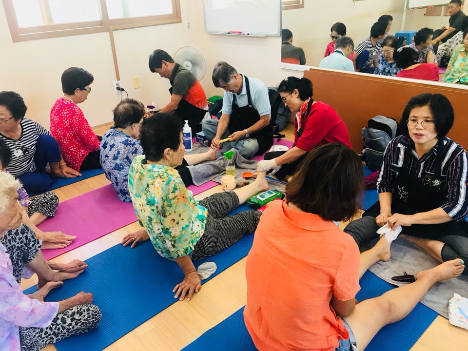 사진(10일) 서천군보건소, 고운손 고운발 사업 추진 (2)