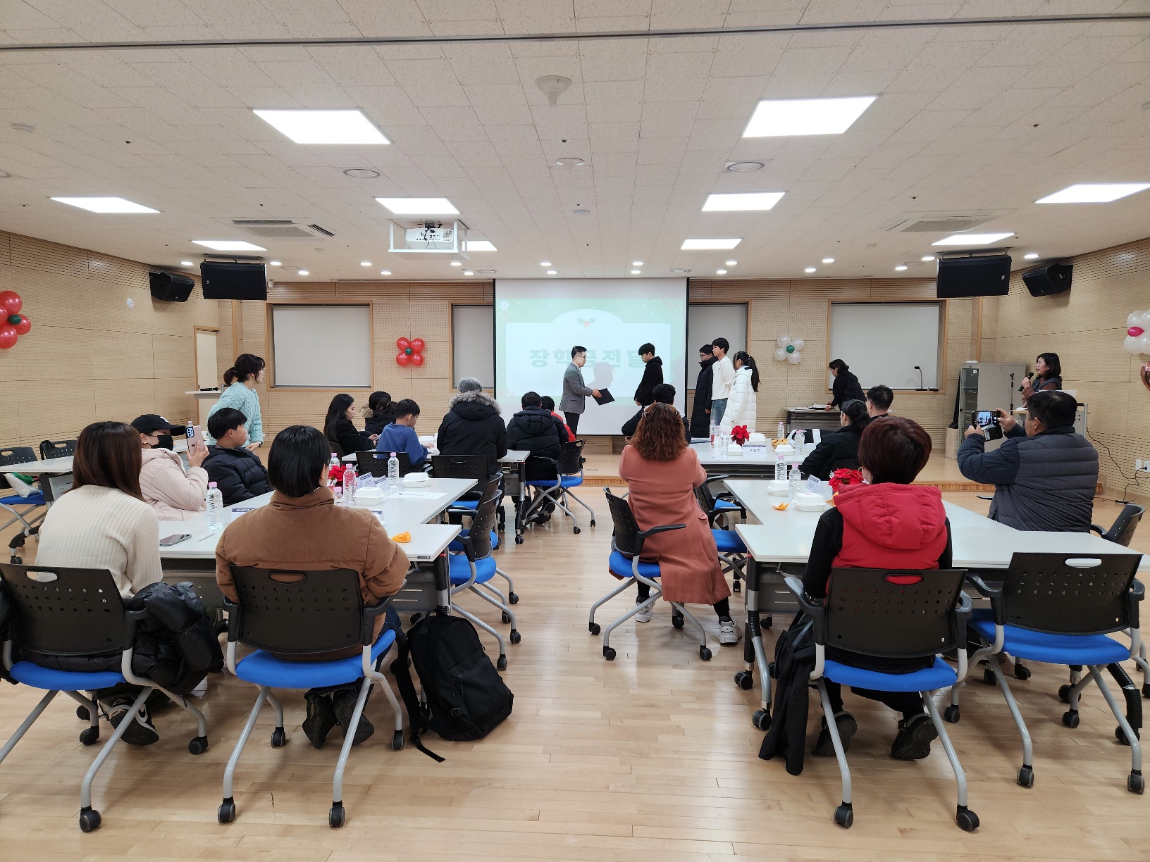 서천사랑장학회, 다문화가정 자녀에 장학금 전달